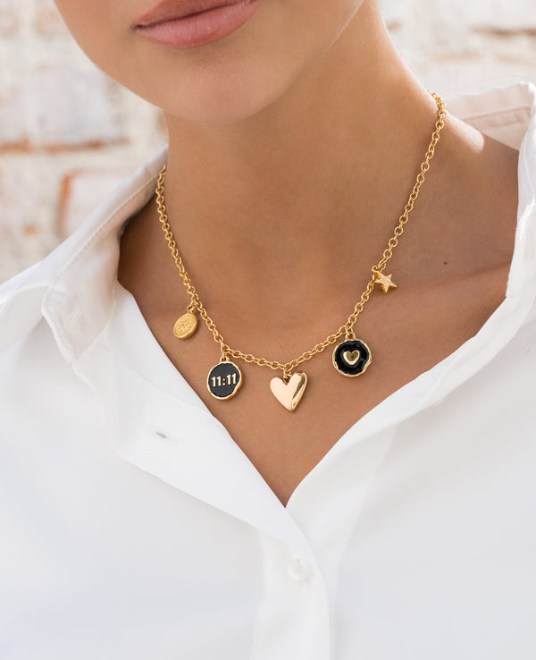 COLLAR MULTICHARMS + ARETES SORPRESA
