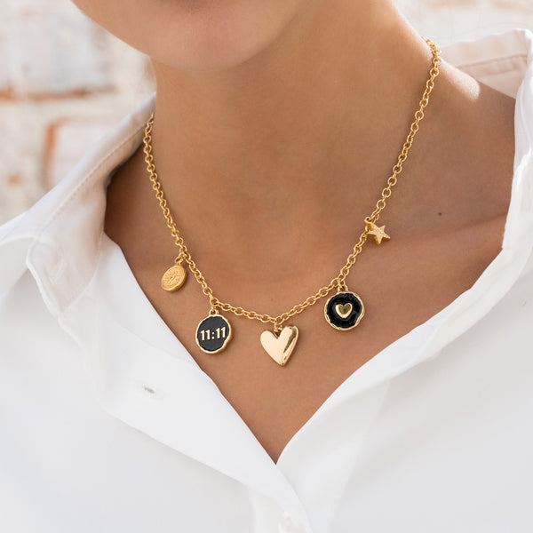 COLLAR MULTICHARMS + ARETES SORPRESA