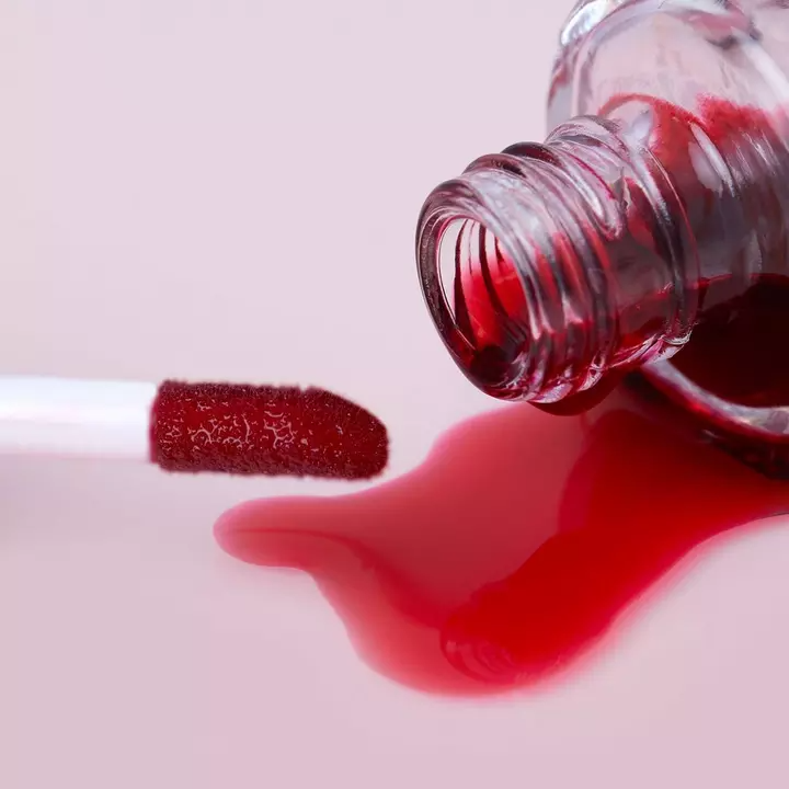 TINTE PARA LABIOS Y MEJILLAS BENEFIT