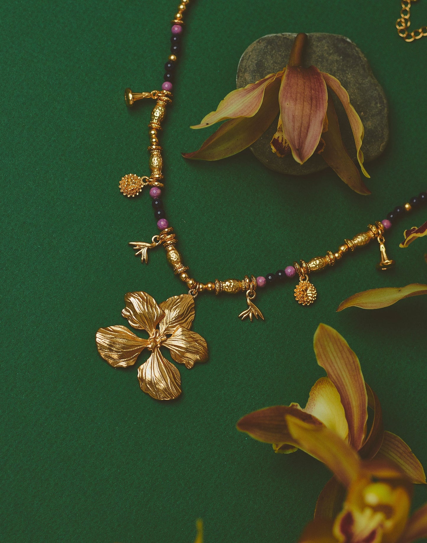 COLLAR ORQUÍDEA