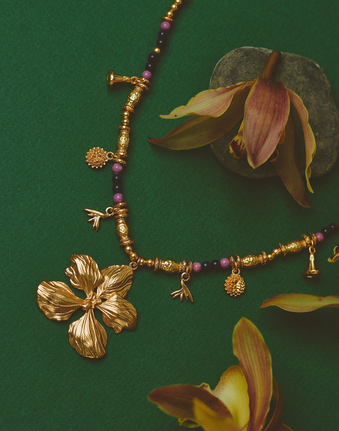 COLLAR ORQUÍDEA
