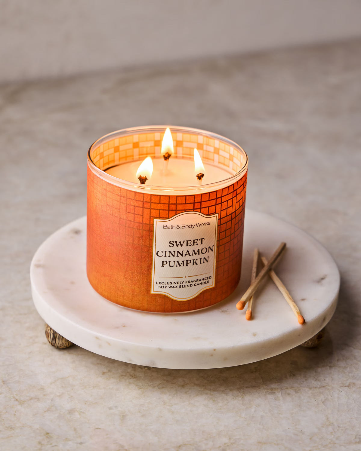 CALABAZA DULCE CON CANELA – Vela Perfumada de 3 Mechas – Notas Especiadas y Gourmand